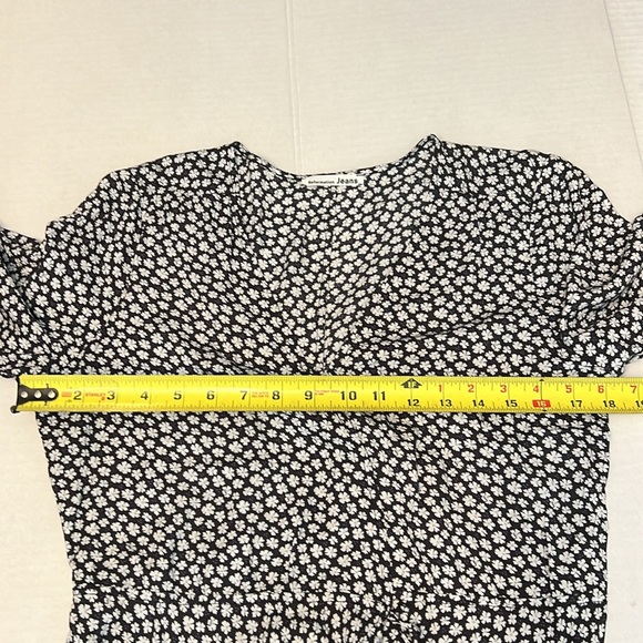 REFORMATION BLACK & WHITE FLORAL WRAP DRESS MEDIUM - Picture 10 of 12